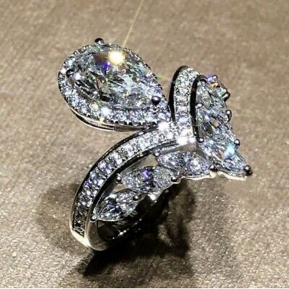 NWT 925 STERLING SILVER LUXURY DIAMOND Ring - Picture 3 of 9